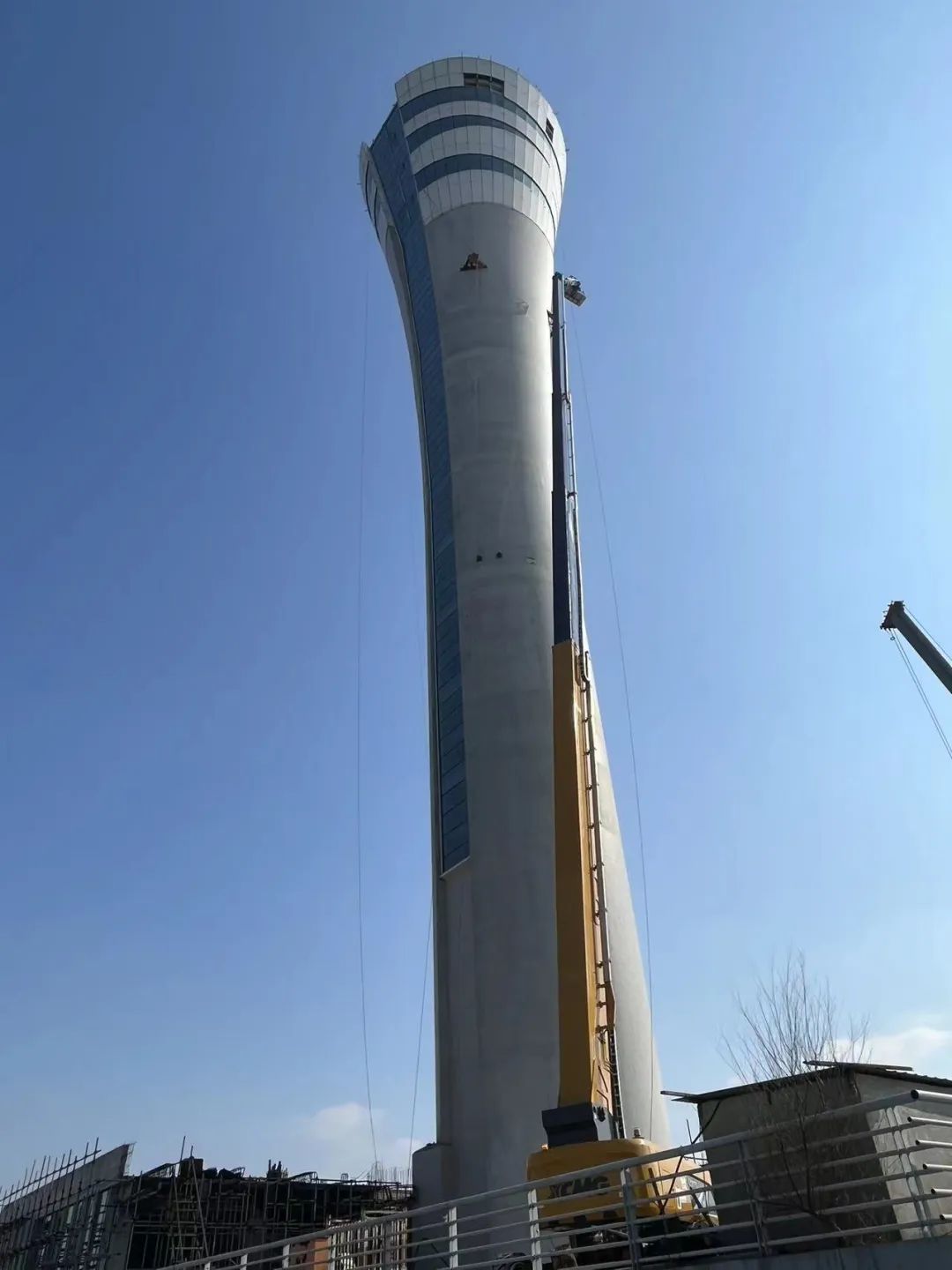 大显身手！w88win优德直臂式高空作业平台XGS70K魔都首秀！