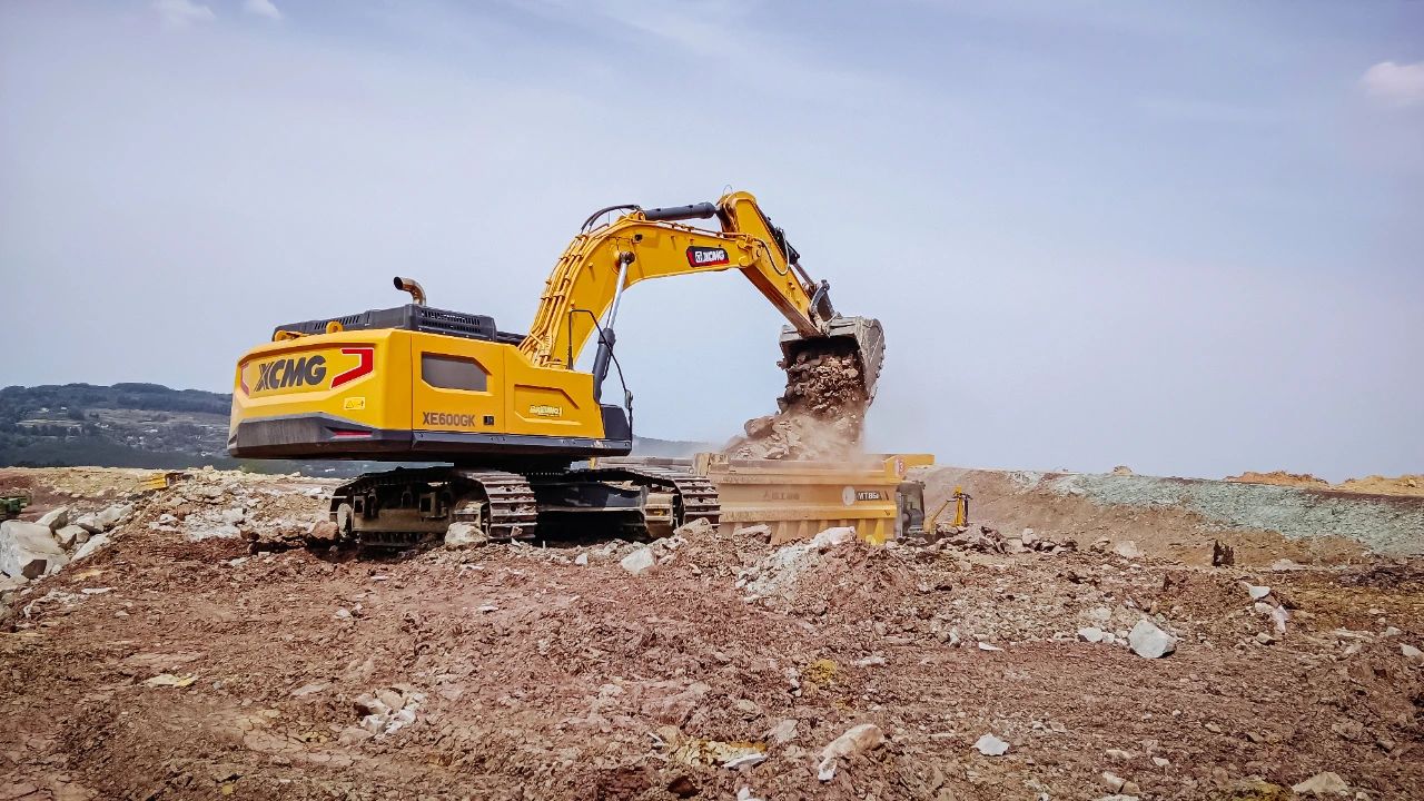 乒乓球VS挖掘机？解锁工程人肖总的双面人生