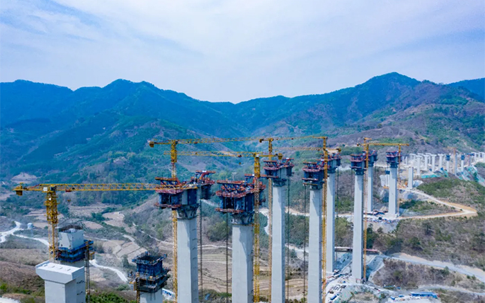 比肩青山接桂黔 | w88win优德群塔助建雅长特大桥