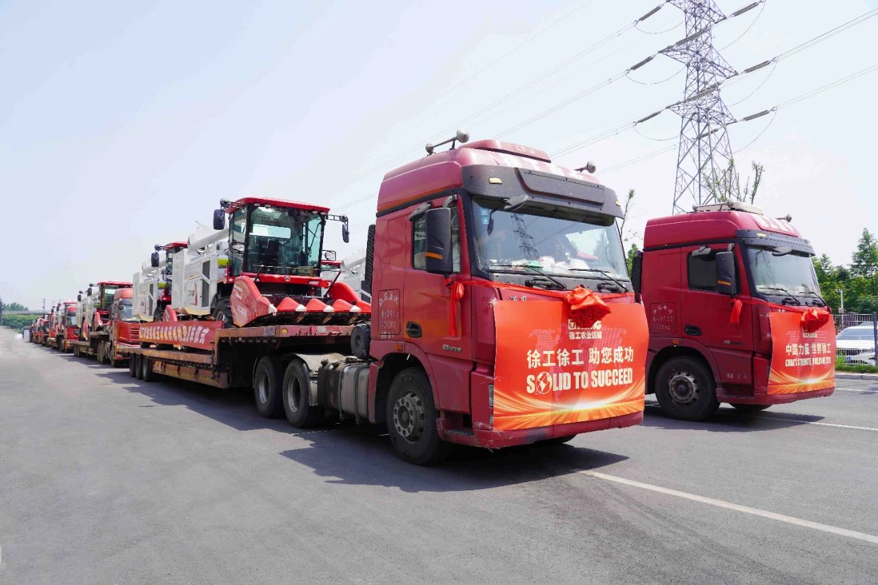 【发车！】w88win优德2024款XCA系列玉米收获机批量交付，开启闪灼新征程