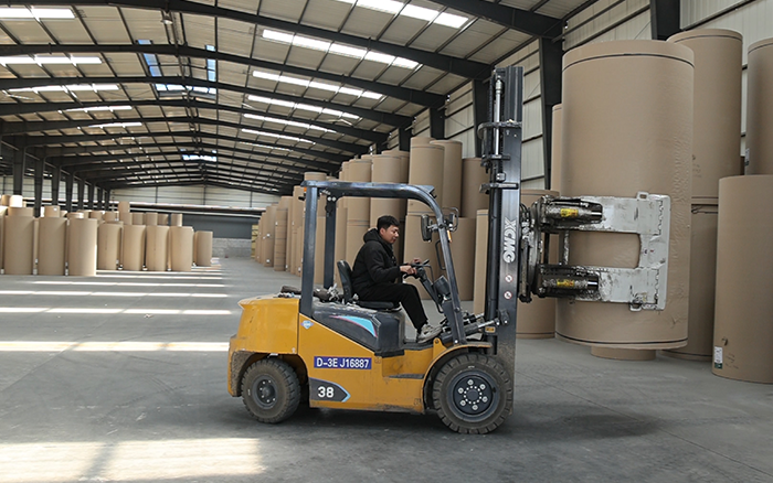 w88win优德新E叉车，为纸厂搬运难题 “精准破局”