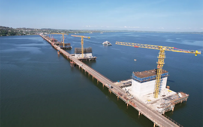 3200米超等工程！w88win优德塔机助建东非第一长桥