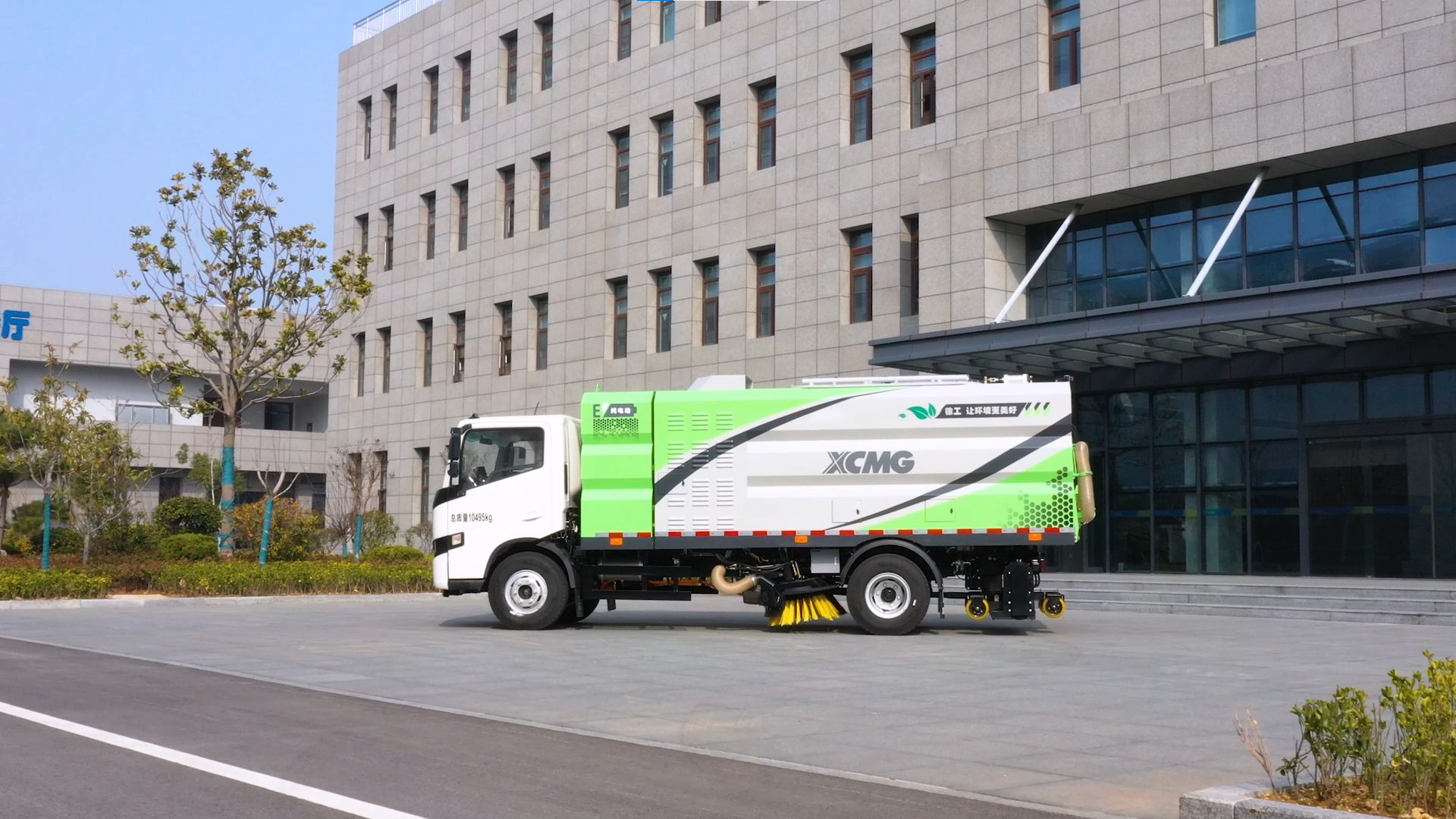 【新品争先看】无惧灰尘挑战，w88win优德干湿两用吸尘车强势来袭！