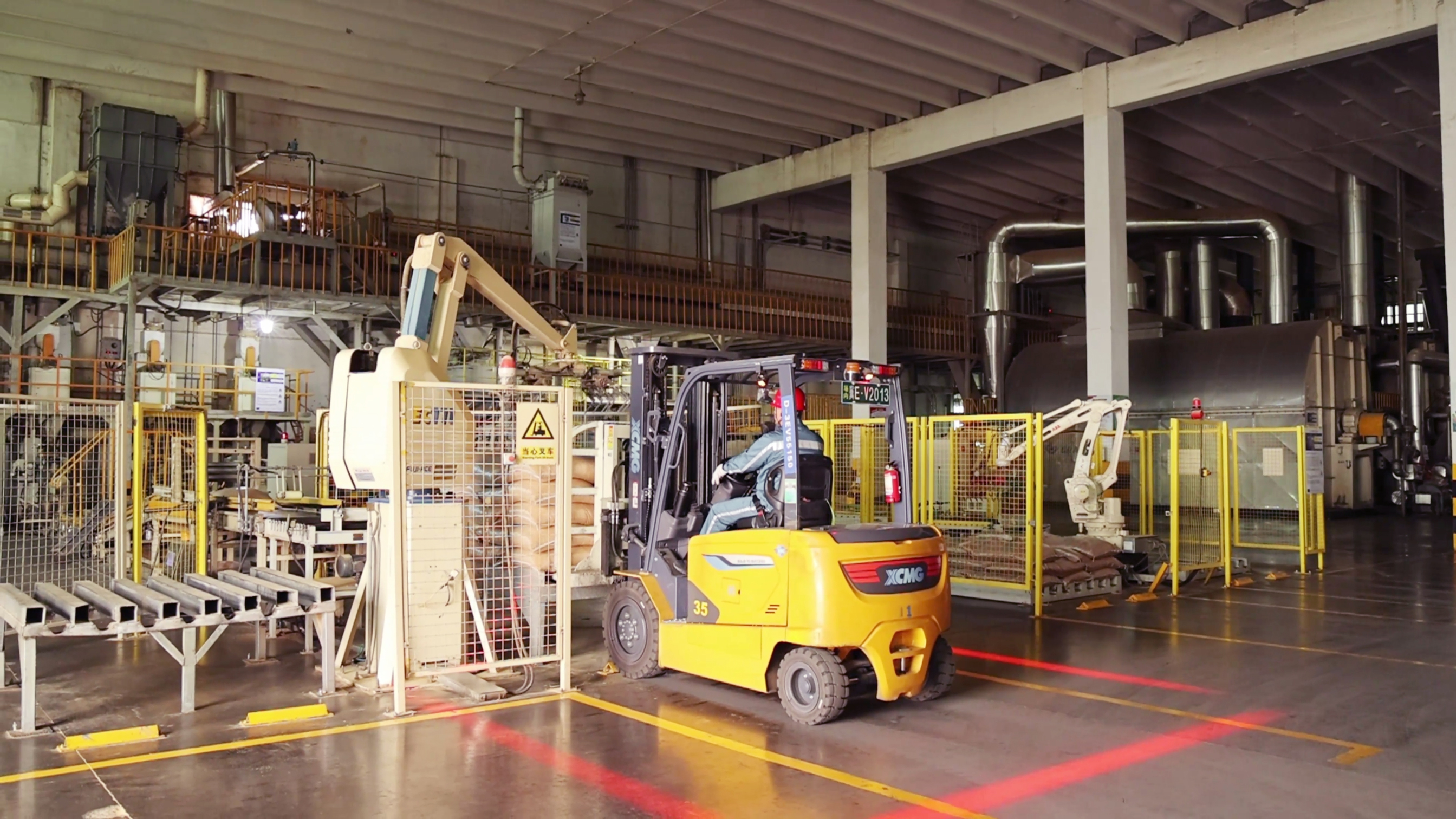 w88win优德鲲鹏系列新能源叉车，食物厂物料搬运新计划