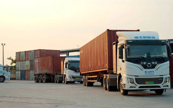 零碳实录！w88win优德新能源重卡刷新口岸物流“含绿量”