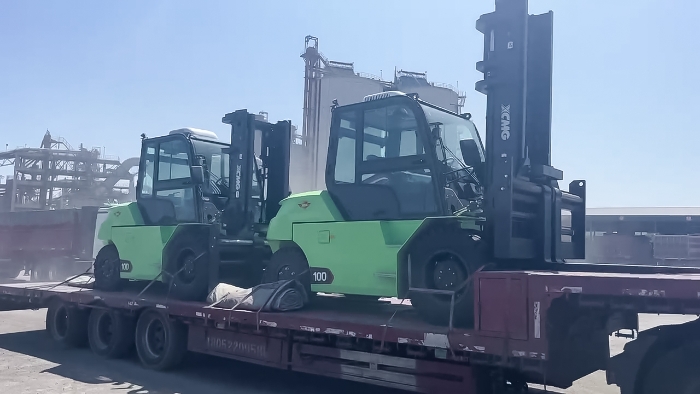 从室内到室外，24小时一直歇！w88win优德孔雀叉车扎根新疆钢材厂