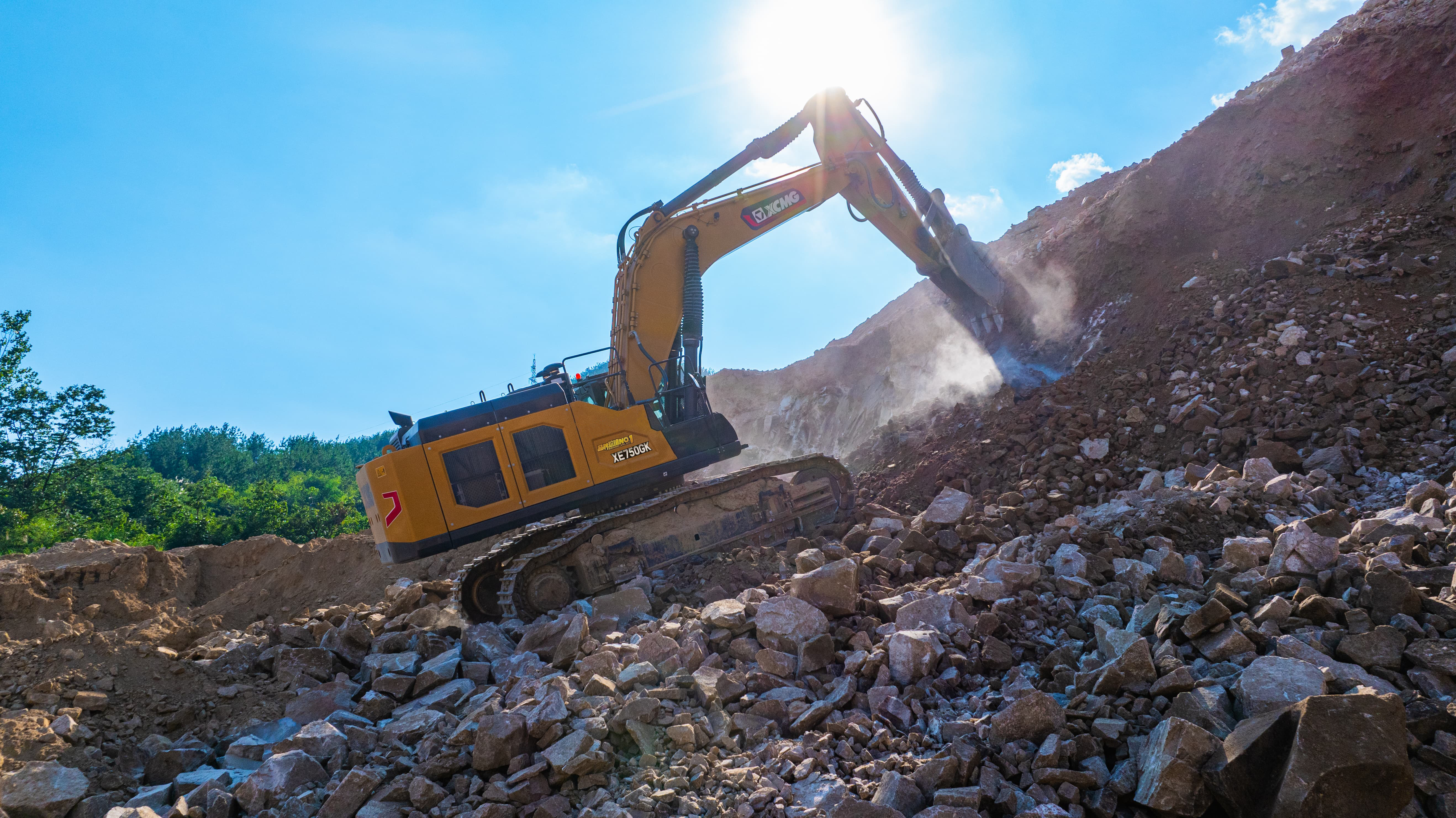 “六边形战士”XE750GK硬核征服黄冈砂石矿