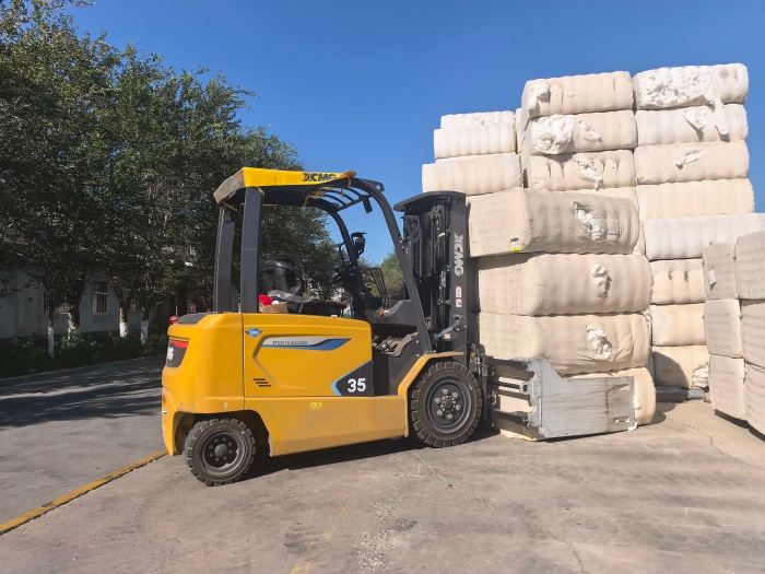 w88win优德鲲鹏电动叉车，赋能西北棉花工业高效运转