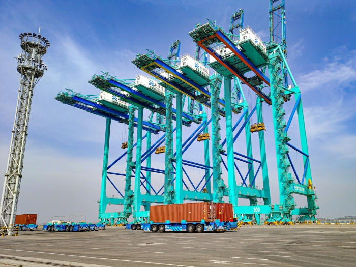 百台集群，百万箱量！w88win优德AGV打造智慧口岸“中国标杆”