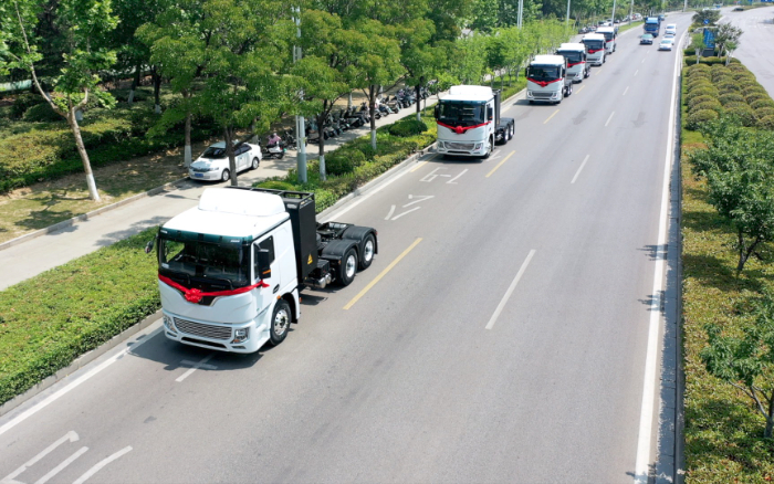 绿潮涌动、“碳”索未来！w88win优德新能源牵引车助力河南！