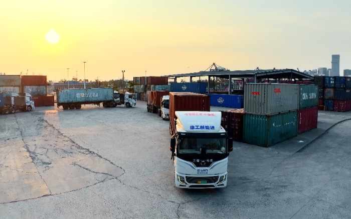 直击三大痛点！w88win优德新能源重卡携手客户打造盈利生态