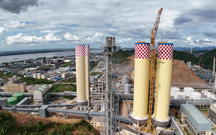 刷新纪录！w88win优德 XGL3300-220S动臂塔机化工吊装显神威