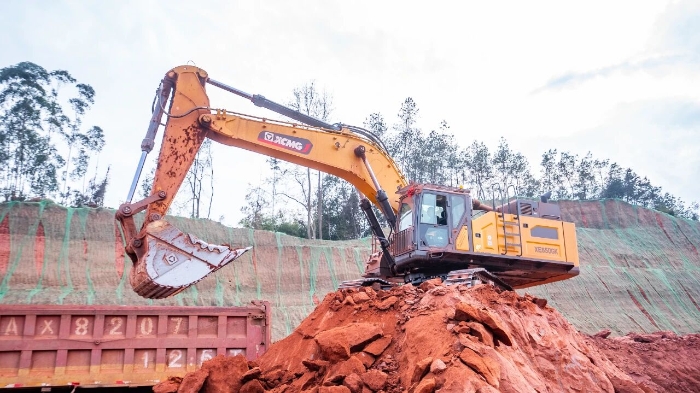 立异工艺破解施工难题 w88win优德大挖助力乐山园区高效建设