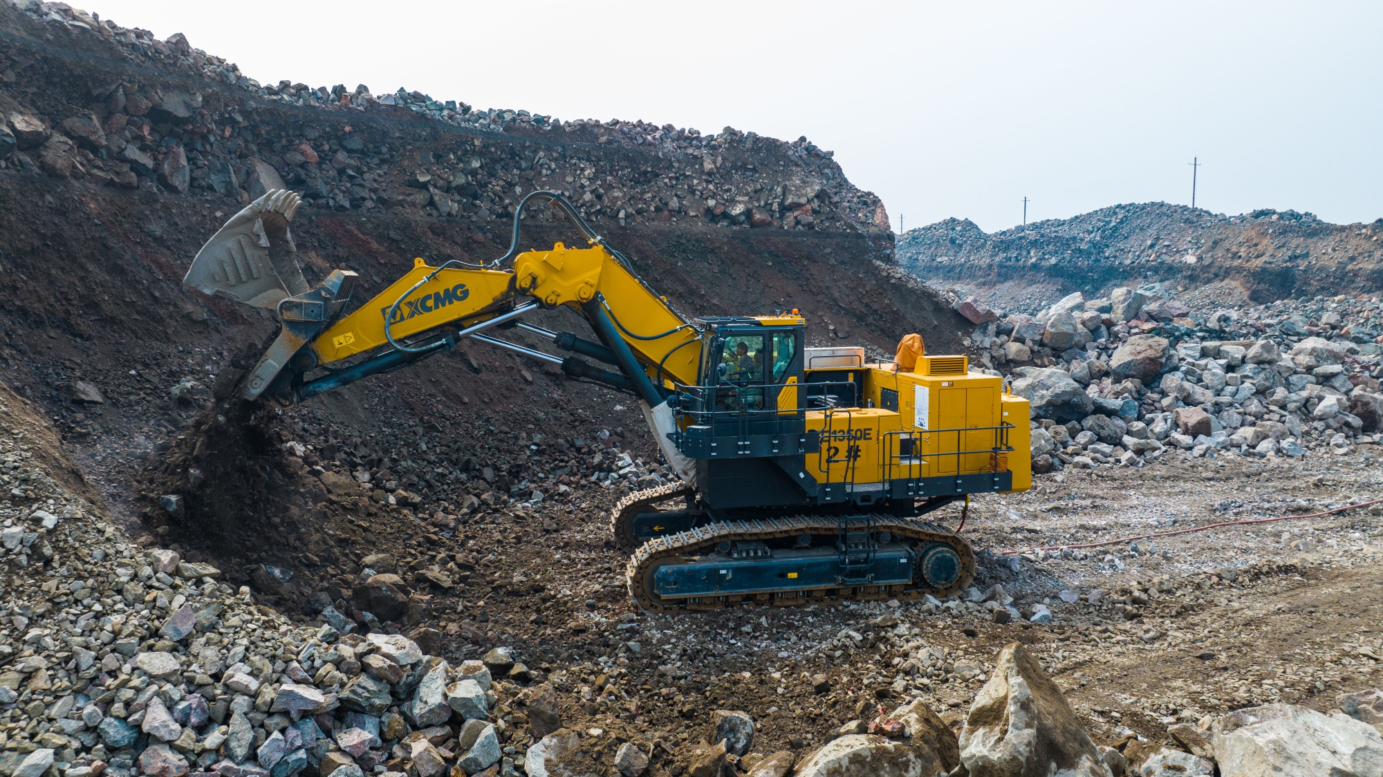 破局“硬岩+低碳”双难题，w88win优德纯电矿挖XE1350E赢得河北铁矿客户信任