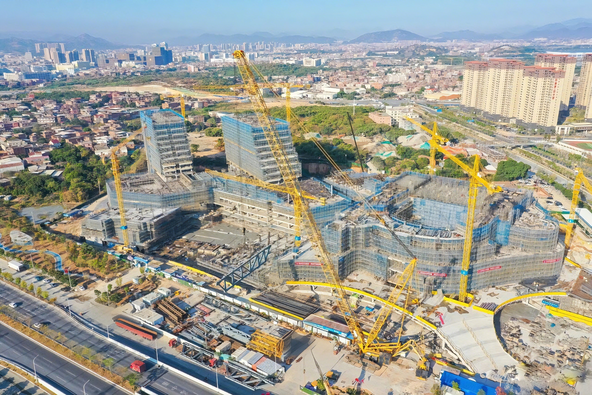 没人敢接的 “烫手山芋”！三重磨练下，这台千吨级的体现太顶了