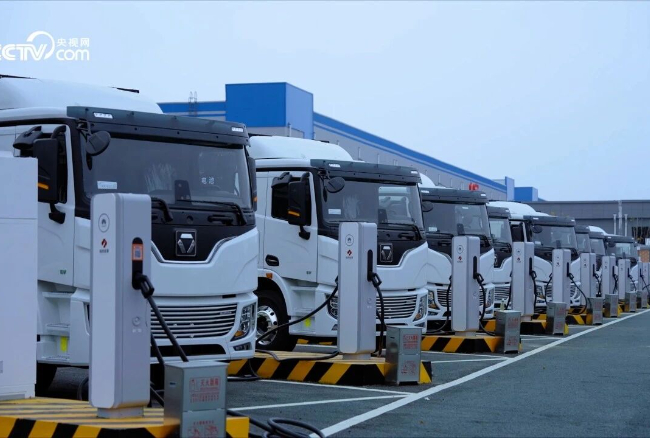 在中国物流之都，w88win优德超充重卡“15分钟满电”