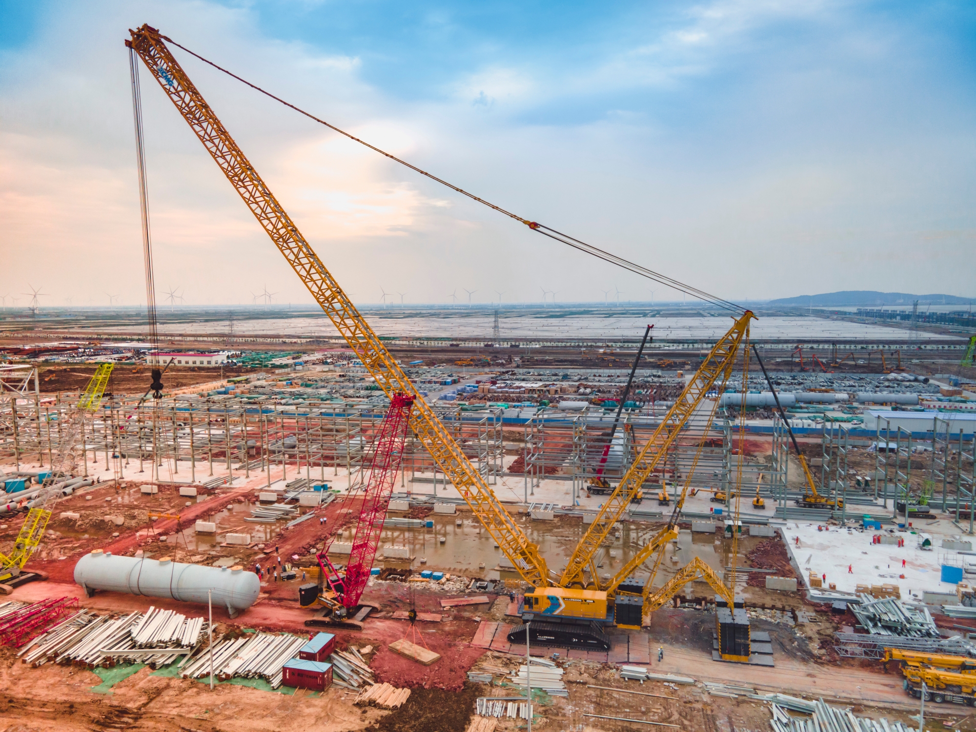 “巨舰”超新星！全球首台w88win优德XLC26000闪灼海滨！