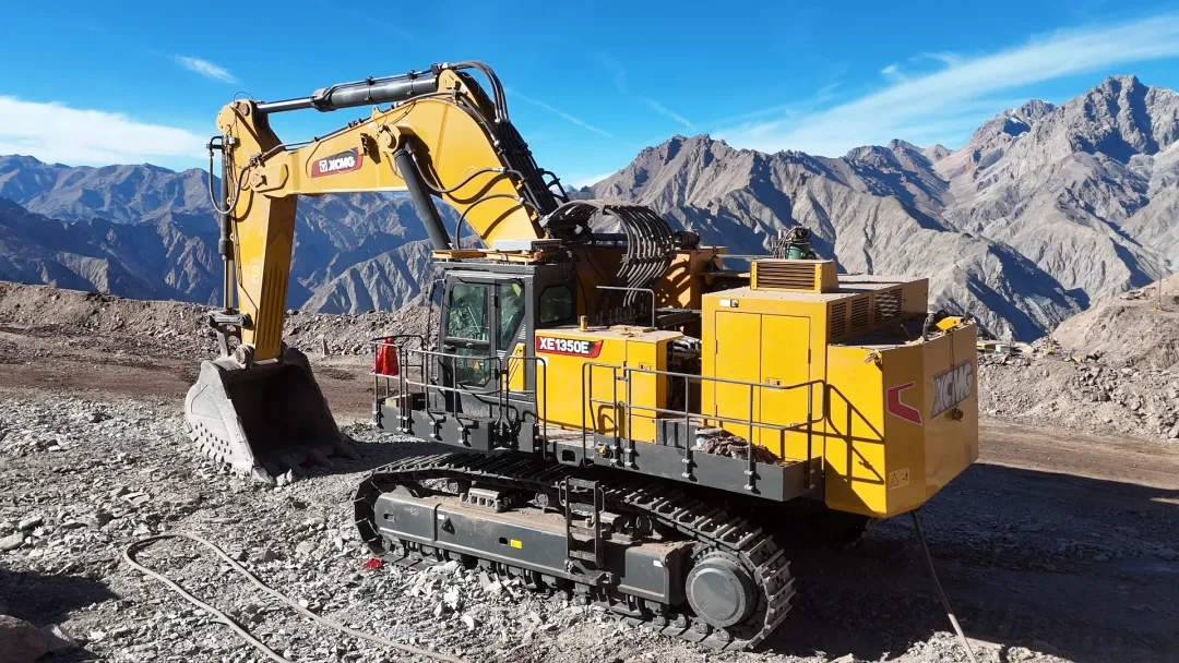 E步到位——XE1350E电挖助力零碳智慧矿山建设举行时 图片