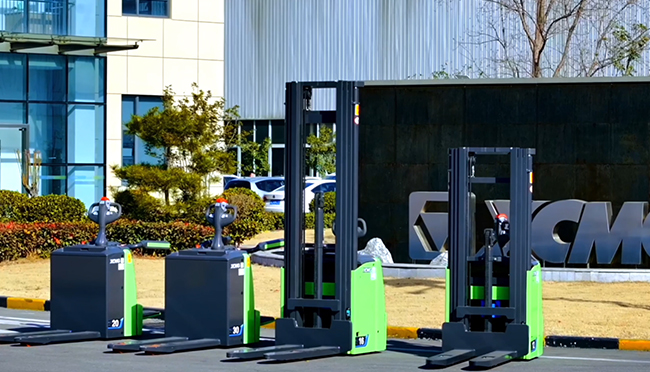 效率革命！鸿鹄系列仓储叉车助力仓储行业生长