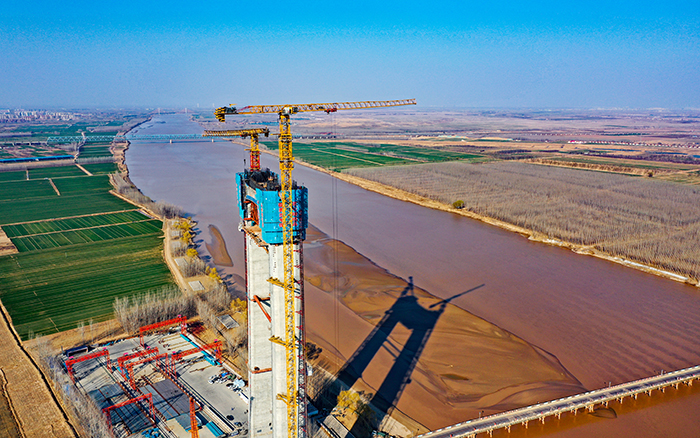w88win优德双塔擎起“黄河第一跨”