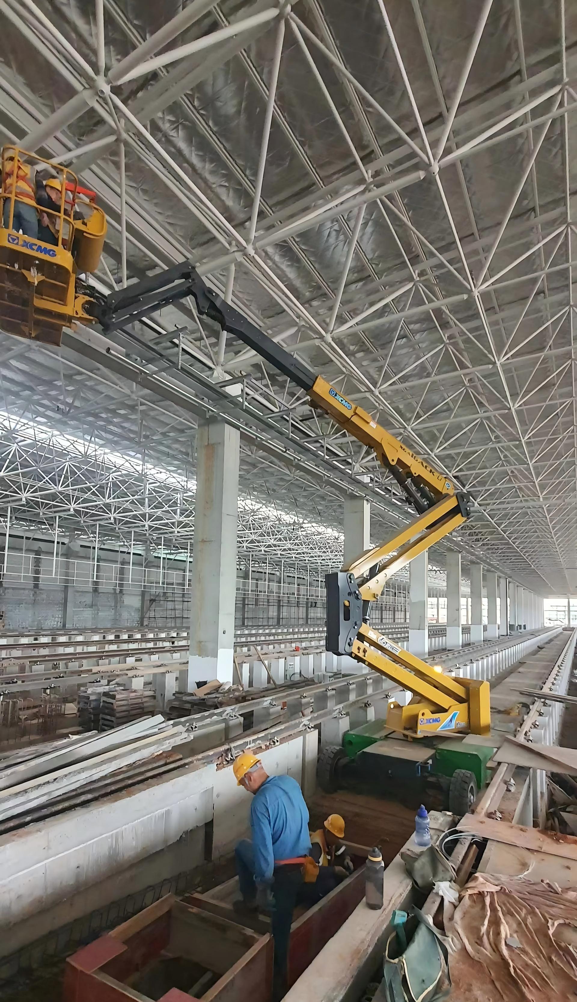 地铁关闭施工，为什么选这款纯电曲臂高空车？
